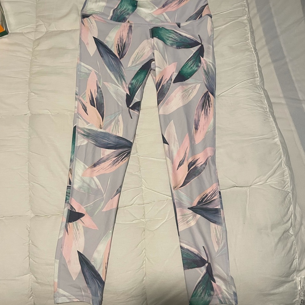 NWT Fabletics leggings